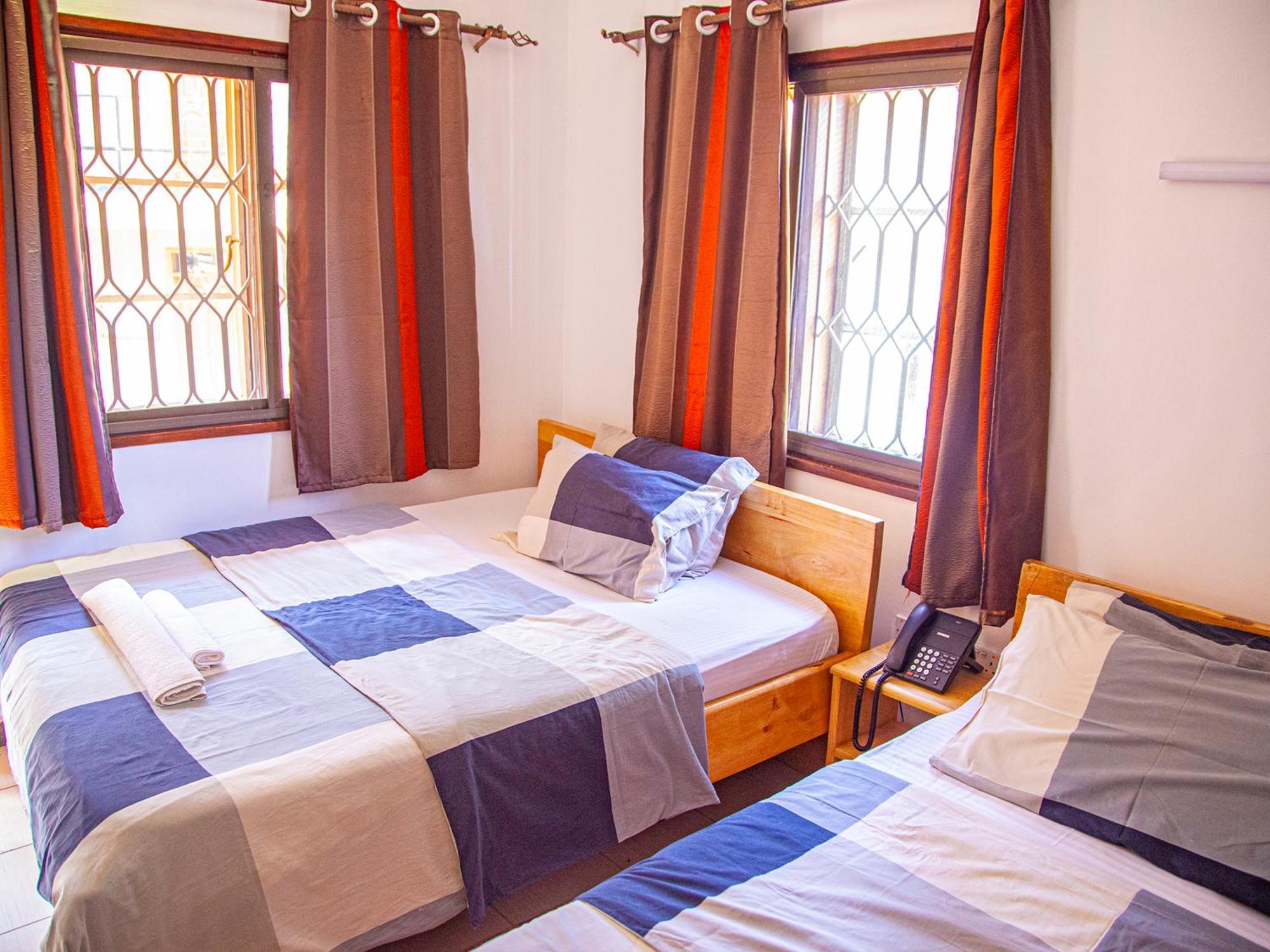 Explorers Hub Kampala Eksteriør bilde