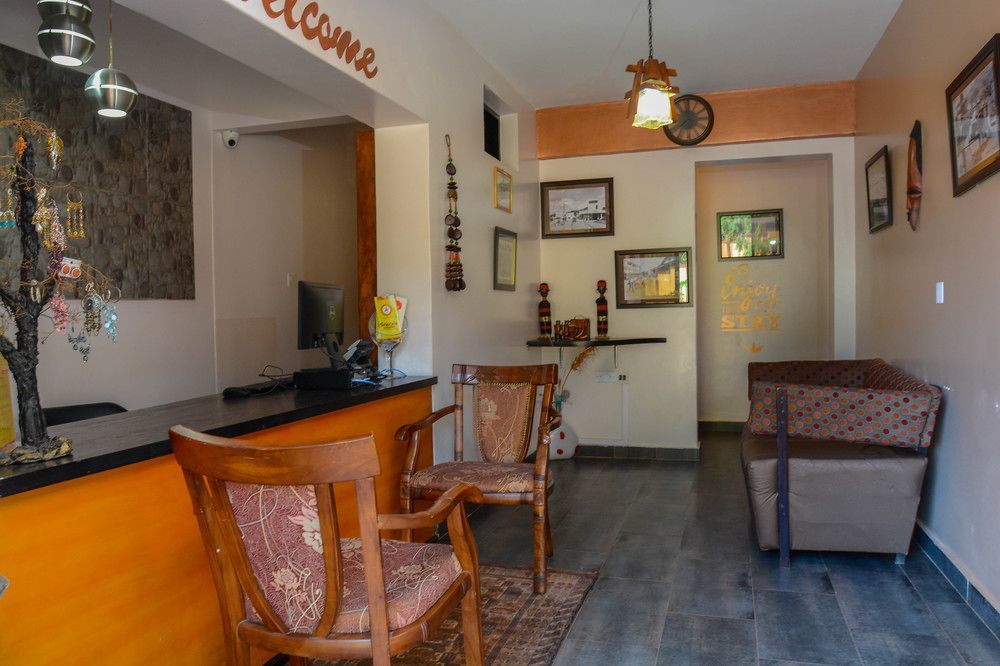 Explorers Hub Kampala Eksteriør bilde