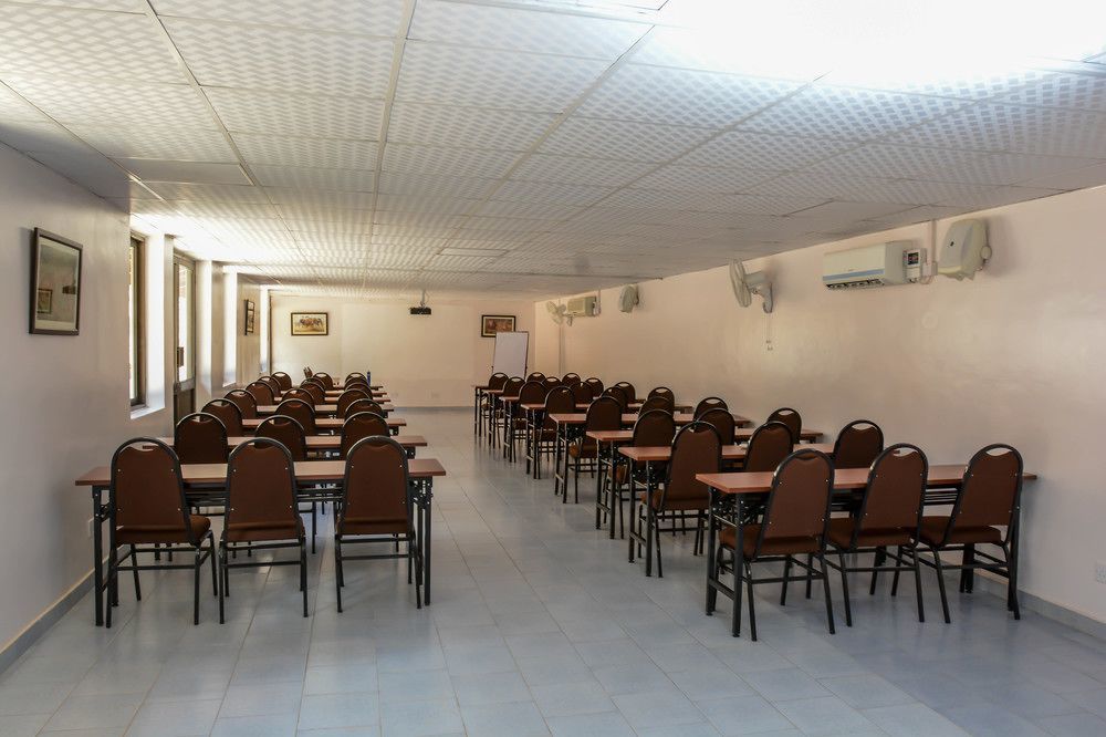 Explorers Hub Kampala Eksteriør bilde
