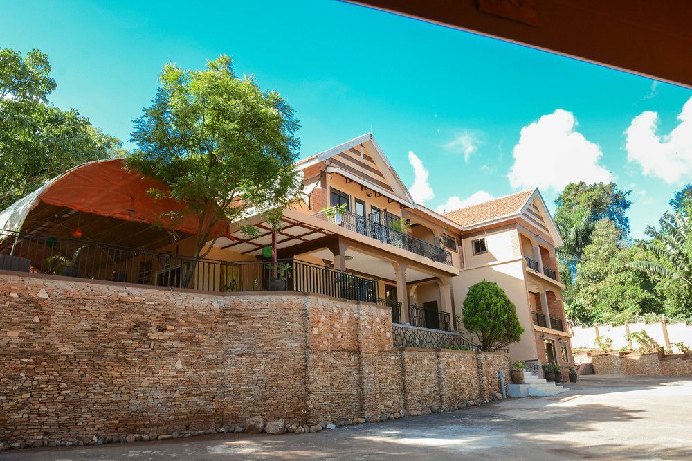 Explorers Hub Kampala Eksteriør bilde
